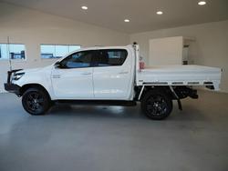 2022 Toyota Hilux SR