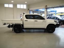 2022 Toyota Hilux SR