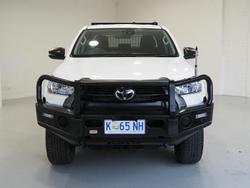 2022 Toyota Hilux SR