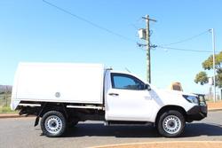 2019 Toyota Hilux SR