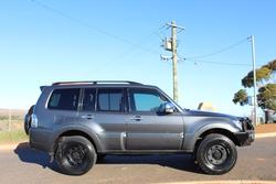 2017 Mitsubishi Pajero GLX