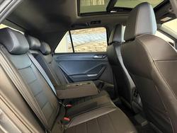 2025 Volkswagen T-ROC R-LINE