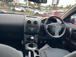 2012 Nissan Dualis ST