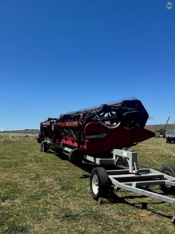 2014 CASE IH 3152 40Inch Draper Front + Trailer Red