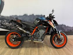 KTM 890 Duke R
