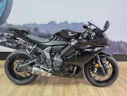 Yamaha YZF-R7LA