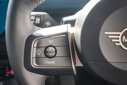 2025 MINI Aceman SE Favoured