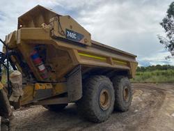 2015 CAT 740C Ej 6X6 Art. Dump Trucks