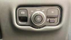 2025 Mercedes-Benz V-Class V300 Exclusive