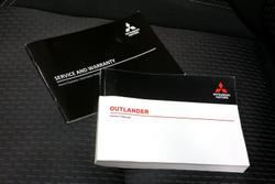 2022 Mitsubishi Outlander LS