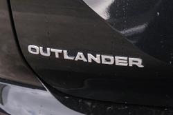 2025 Mitsubishi Outlander PHEV Exceed Tourer