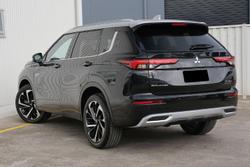 2025 Mitsubishi Outlander PHEV Exceed Tourer