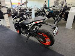 2021 KTM 200 Duke Duke White