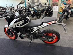 2021 KTM 200 Duke Duke White