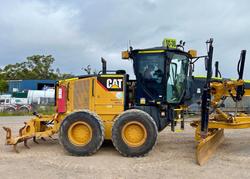 2017 Caterpillar 12M