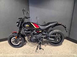 2025 Royal Enfield GUERILLA 450 BLACK