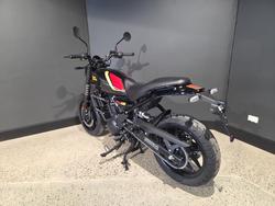 2025 Royal Enfield GUERILLA 450 BLACK