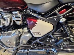 2025 Royal Enfield CLASSIC 650 RED