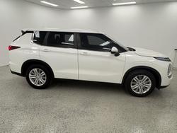2021 Mitsubishi Outlander ES ZM MY22 AWD White