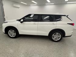 2021 Mitsubishi Outlander ES ZM MY22 AWD White