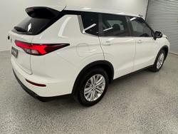 2021 Mitsubishi Outlander ES ZM MY22 AWD White