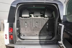 2025 Land Rover Defender 130 D350 X-Dynamic SE