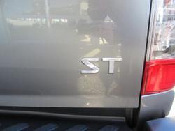 2017 Nissan Navara ST