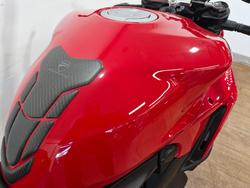 2024 Ducati STREETFIGHTER V2 RED