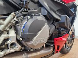 2024 Ducati STREETFIGHTER V2 RED