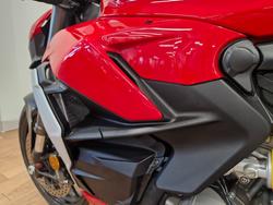 2024 Ducati STREETFIGHTER V2 RED