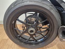 2024 Ducati STREETFIGHTER V2 RED