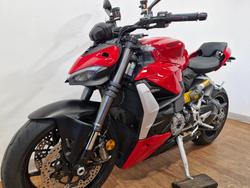 2024 Ducati STREETFIGHTER V2 RED