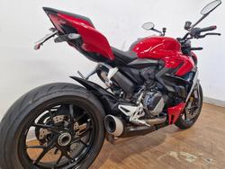 2024 Ducati STREETFIGHTER V2 RED