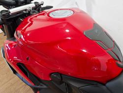 2024 Ducati STREETFIGHTER V2 RED