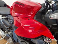 2024 Ducati STREETFIGHTER V2 RED