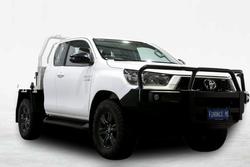 2025 Toyota Hilux SR