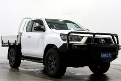 2025 Toyota Hilux SR