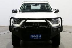 2025 Toyota Hilux SR