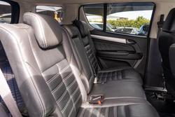 2017 Isuzu MU-X LS-T