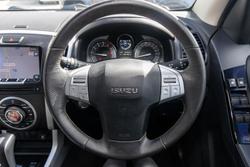 2017 Isuzu MU-X LS-T