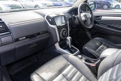 2017 Isuzu MU-X LS-T