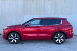 2025 Mitsubishi Outlander Exceed