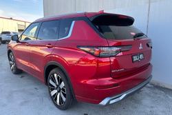 2025 Mitsubishi Outlander Exceed