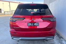 2025 Mitsubishi Outlander Exceed