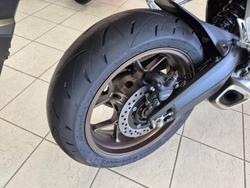 2025 Honda CB650R E-Clutch CB Red