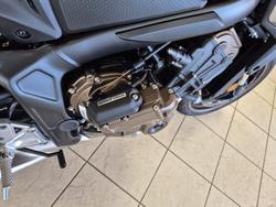 2025 Honda CB650R E-Clutch CB Red