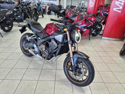 2025 Honda CB650R E-Clutch CB Red