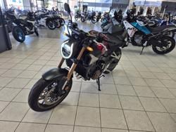 2025 Honda CB650R E-Clutch CB Red