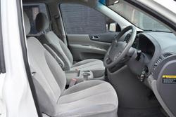 2012 Kia Grand Carnival Si VQ MY12 Clear White