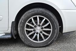 2012 Kia Grand Carnival Si VQ MY12 Clear White